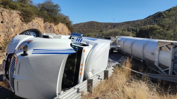 Accidente en la carretera Cananea Ímuris no deja lesionados