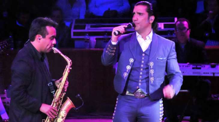 alejandro fernandez 13012017r14