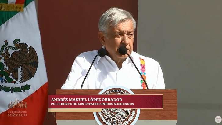 AMLOBandera