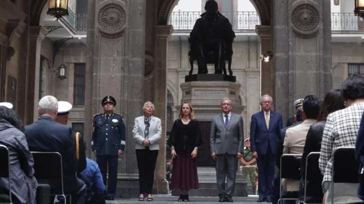 conmemora amlo