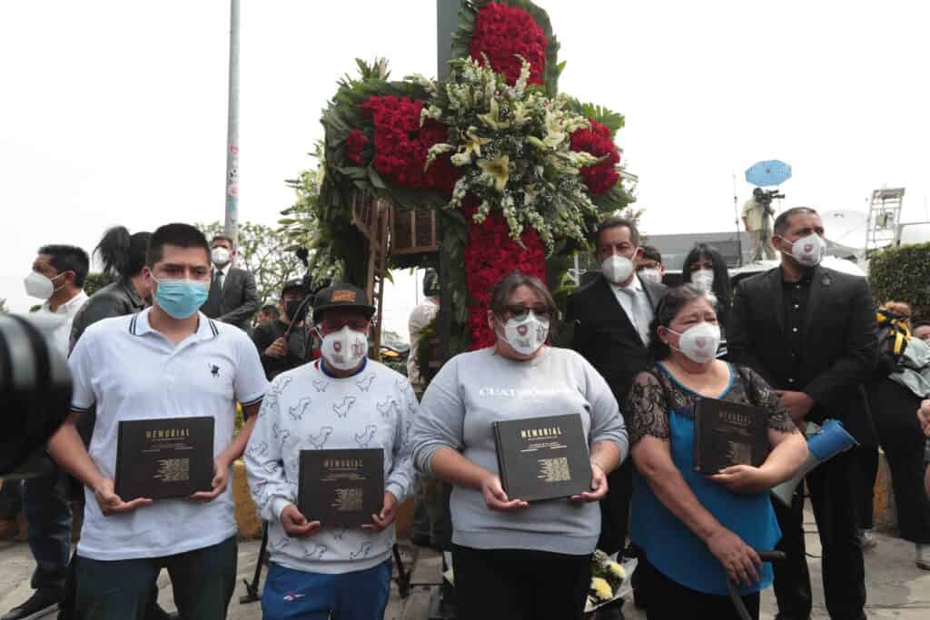 Linea 12 del Metro: un año después, víctimas visitan la zona de la tragedia