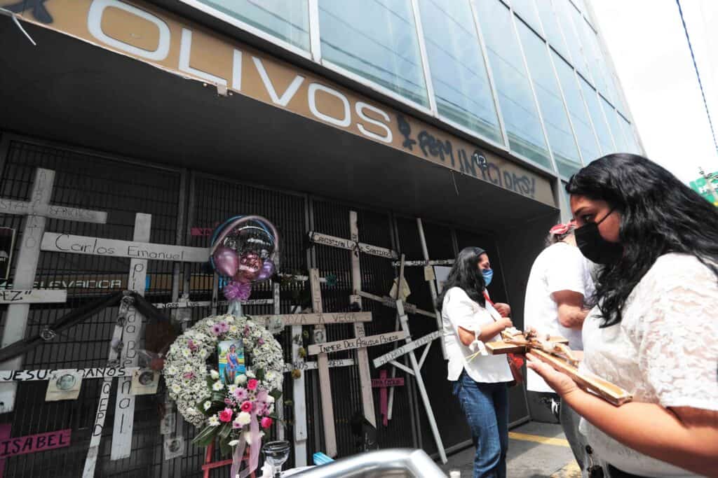 Linea 12 del Metro: un año después, víctimas visitan la zona de la tragedia