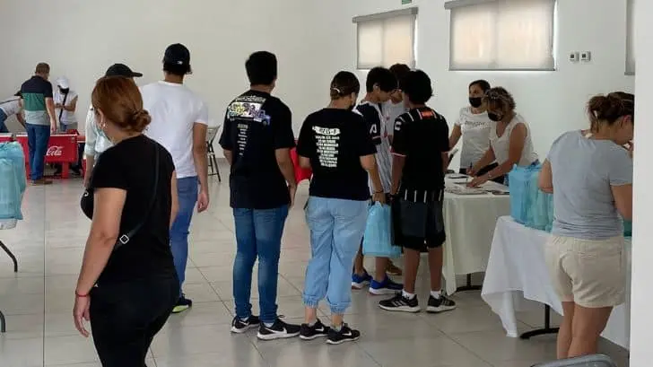 Explosión en Rivello Residencial: vecinos suman apoyo con hamburguesada