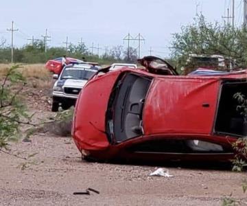 Mueren dos personas en volcamiento por la Estatal 85