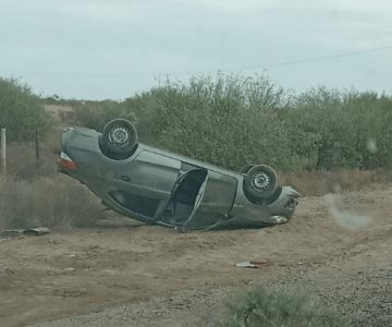 Aparatoso volcamiento deja una mujer lesionada