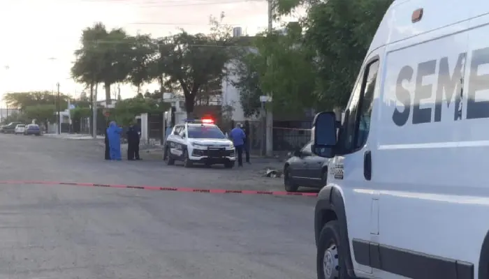 Encuentran a un hombre sin vida dentro de vehículo en la colonia Pimentel