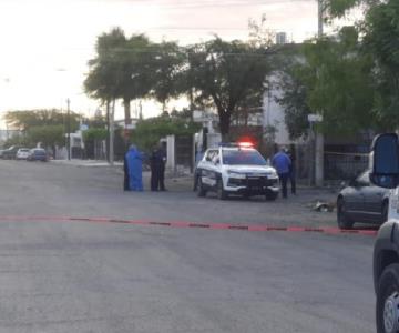 Encuentran a un hombre sin vida dentro de vehículo en la colonia Pimentel