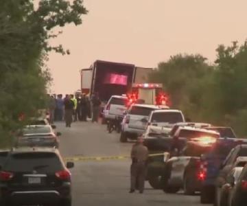 Hallan tráiler abandonado con 42 cuerpos en San Antonio; serían migrantes