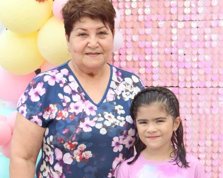 Festeja Ana Paula como una sirena