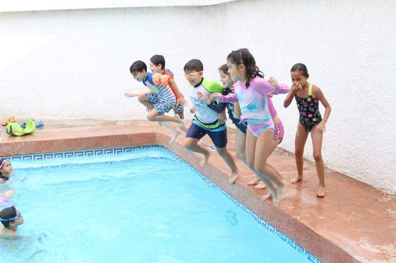 Festeja Ana Paula como una sirena