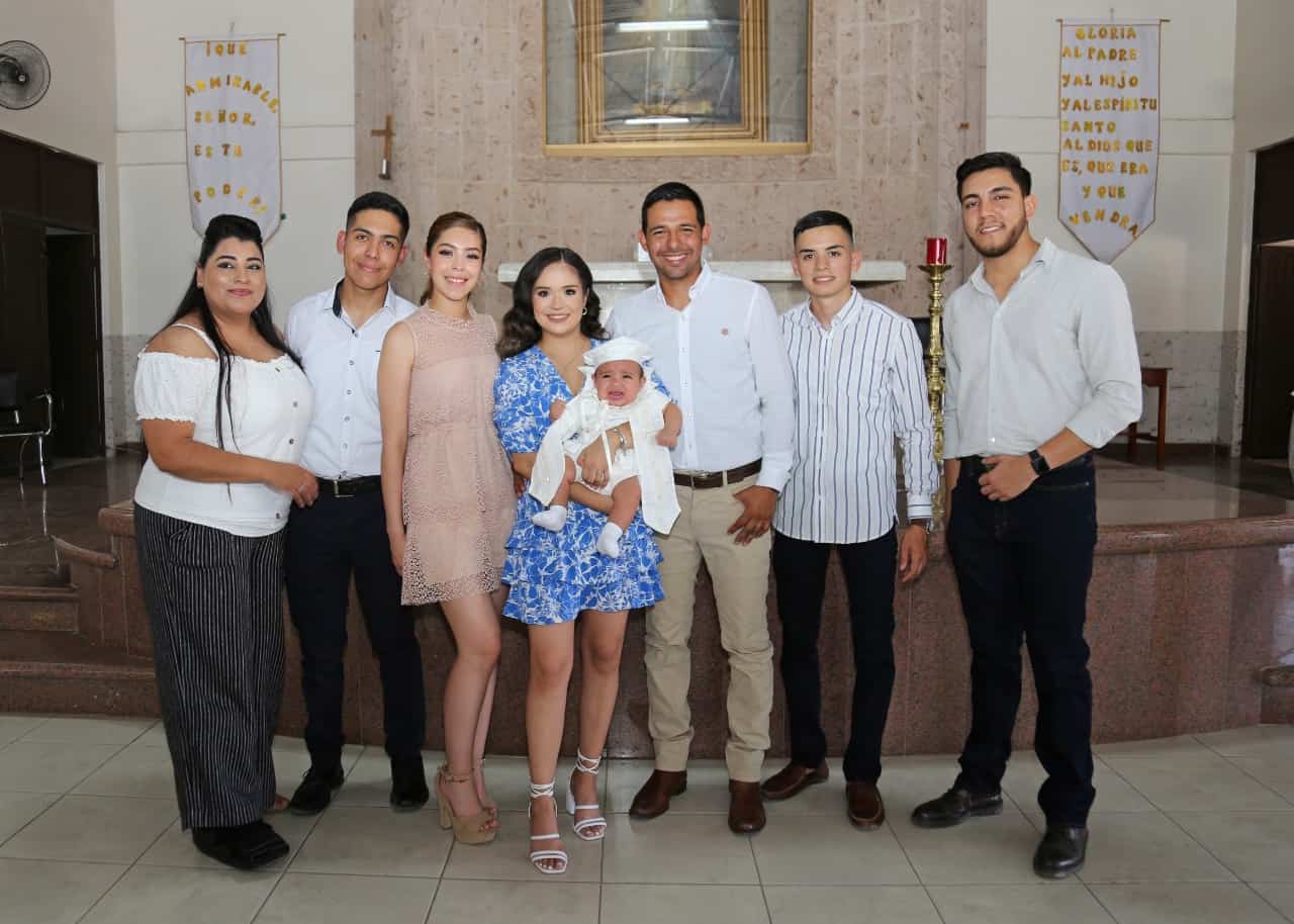 Recibe Pablo Alberto el sacramento del bautismo
