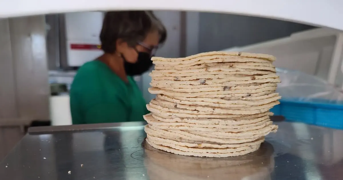 Clientes, los principales afectados ante el precio de la tortilla de maíz