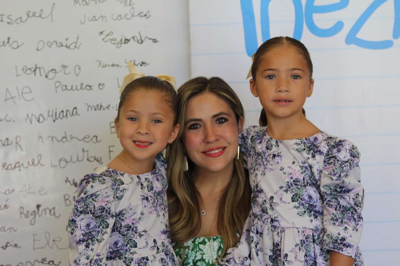 Clase 2022 de Liceo Thezia se gradúa de Kínder