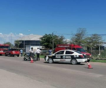 Bomberos de Navojoa combaten fuga de gas cloro