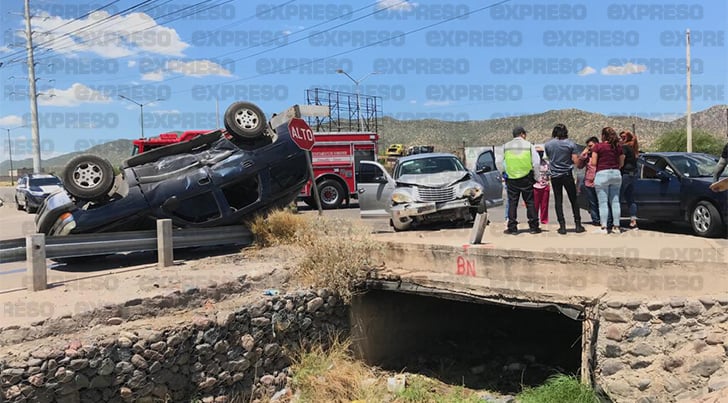 Se registra accidente con volcadura al norte de la ciudad