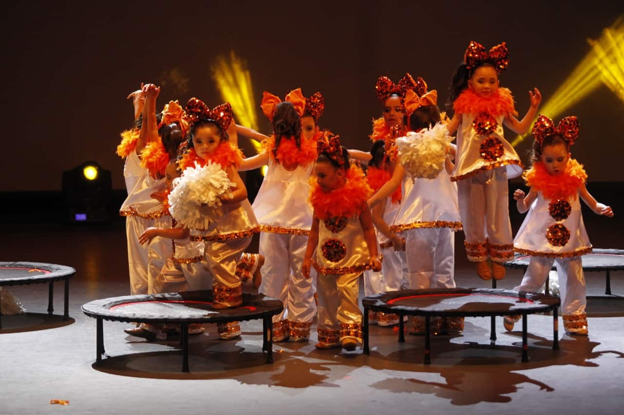 Tiare Escuela de Danza regresa triunfal a los escenarios