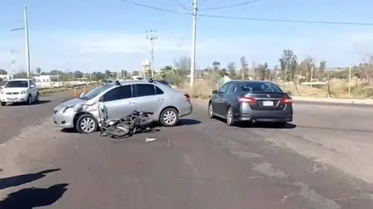 Choque en bulevar Francisco Serna deja a motociclista en el hospital