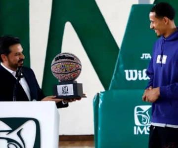 Juan Toscano, mexicano campeón de la NBA, inaugura clínica de básquetbol