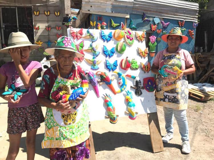 Hermelinda Reyes plasma su amor de madre en figuras artesanales