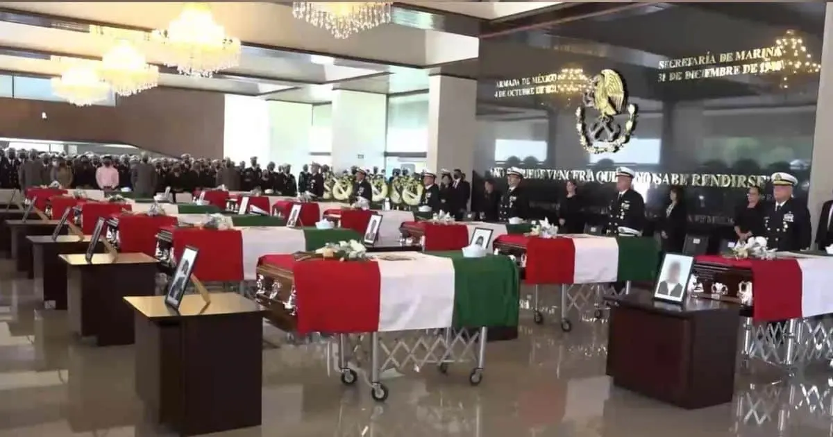 Rinden homenaje a marinos caídos en desplome de helicóptero