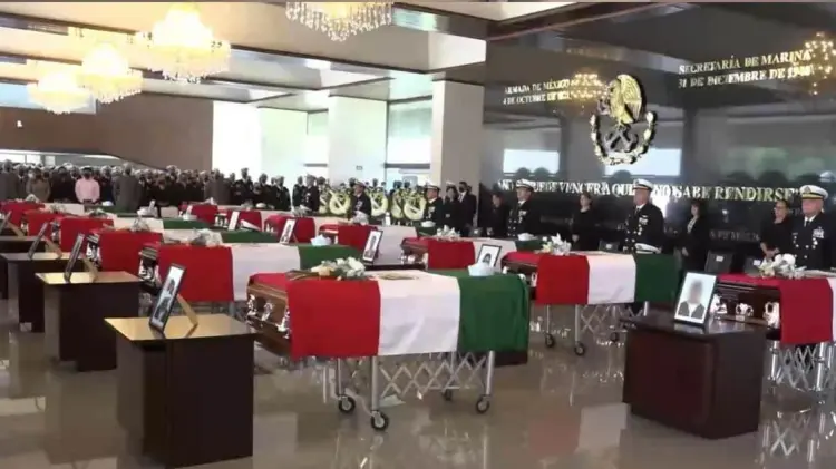 Rinden homenaje a marinos caídos en desplome de helicóptero