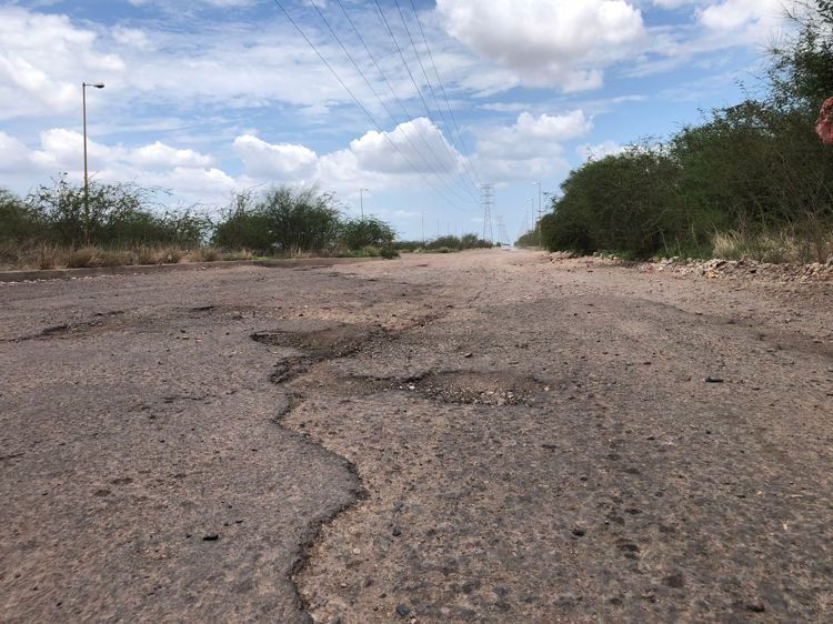 Entre terracería y sin luz, bulevar Las Torres es peligroso para cajemenses