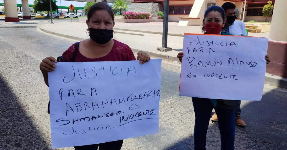 Madres piden libertad de sus hijos; detenidos con poseedores de armas