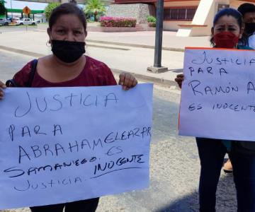 Madres piden libertad de sus hijos; detenidos con poseedores de armas