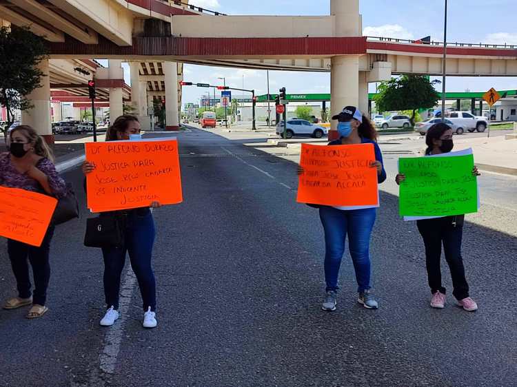 Madres piden libertad de sus hijos; detenidos con poseedores de armas