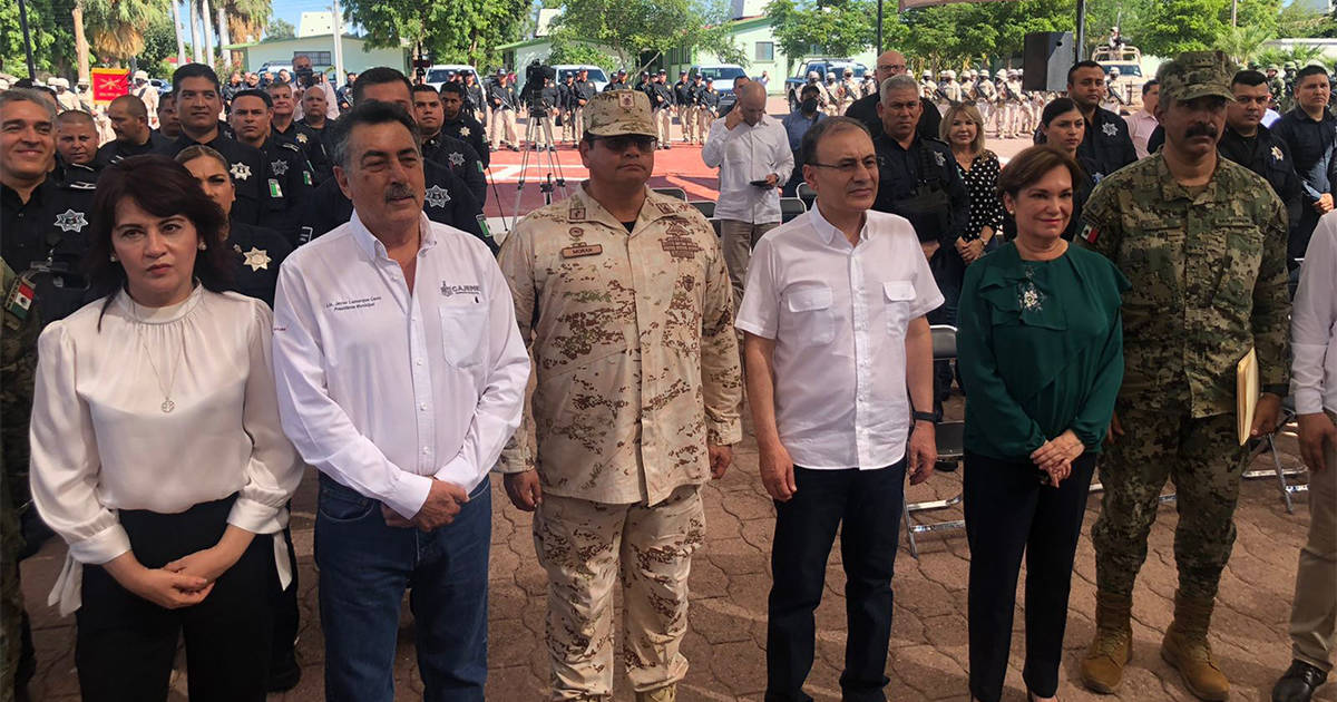 Alfonso Durazo entrega armas a la Secretaría de Seguridad pública de Cajeme
