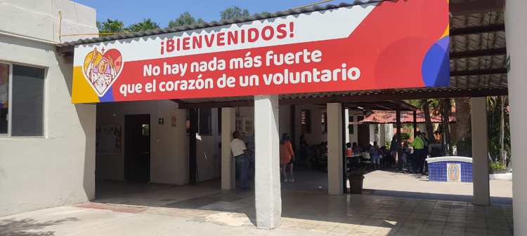 Organizan convivio en el asilo de ancianos Juan Pablo ll