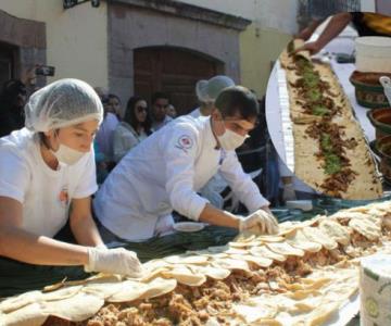 Buscan romper el Récord Guinness del taco más grande de México