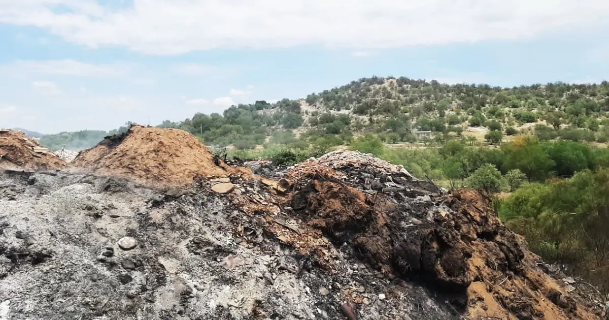 Quema de basura alrededor de la presa afecta a vecinos