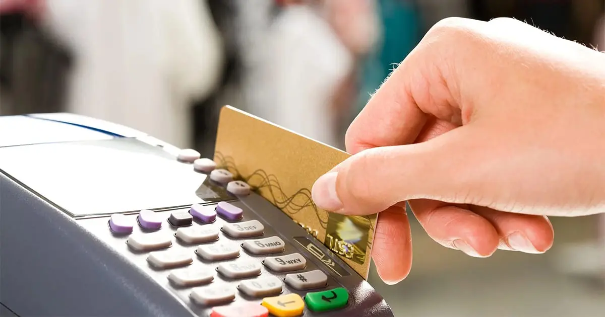 Alza de precios podría obligar a mexicanos a utilizar tarjeta de crédito