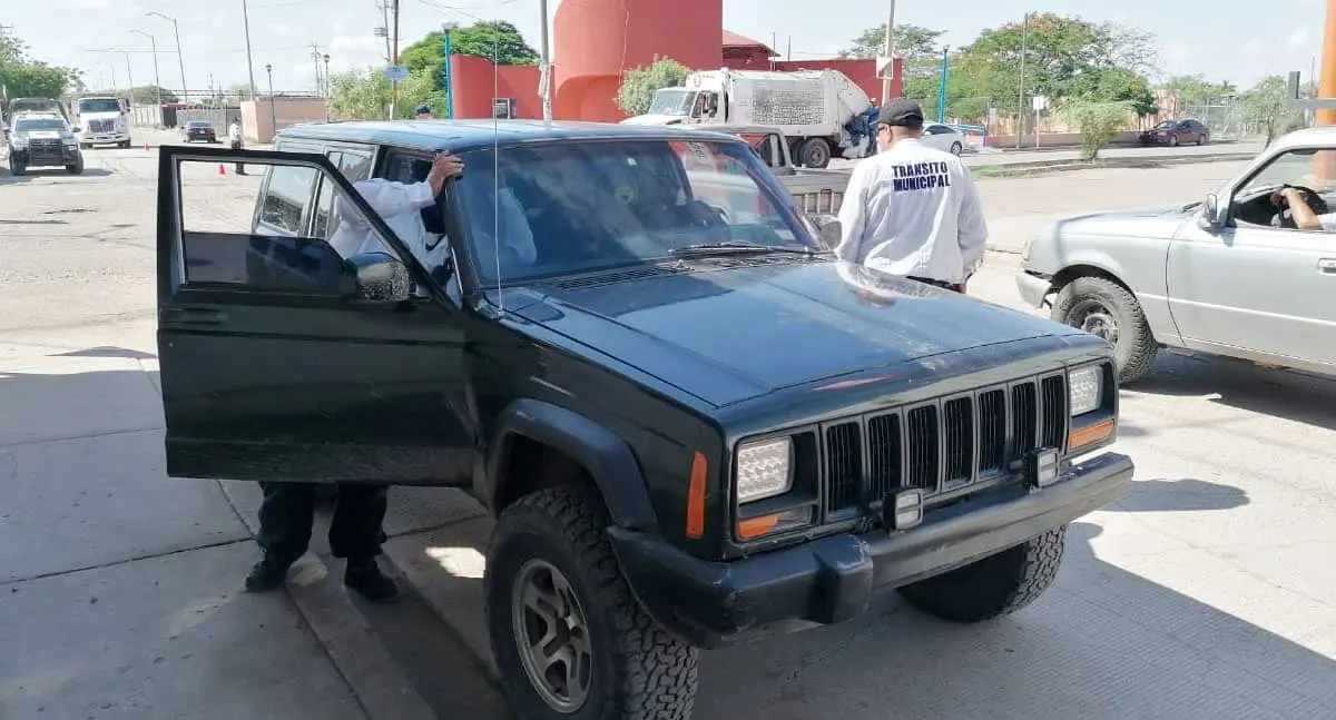Van contra carros polarizados