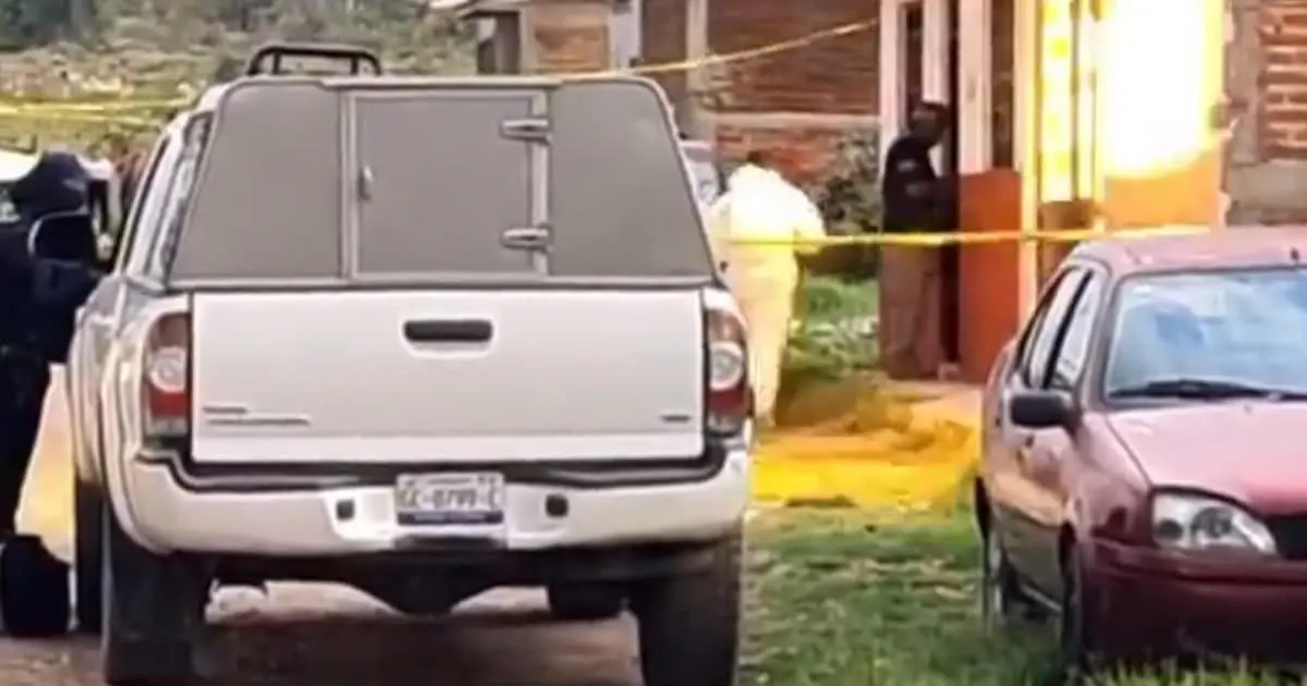 Explota bomba a oficiales que atendían reporte de restos humanos