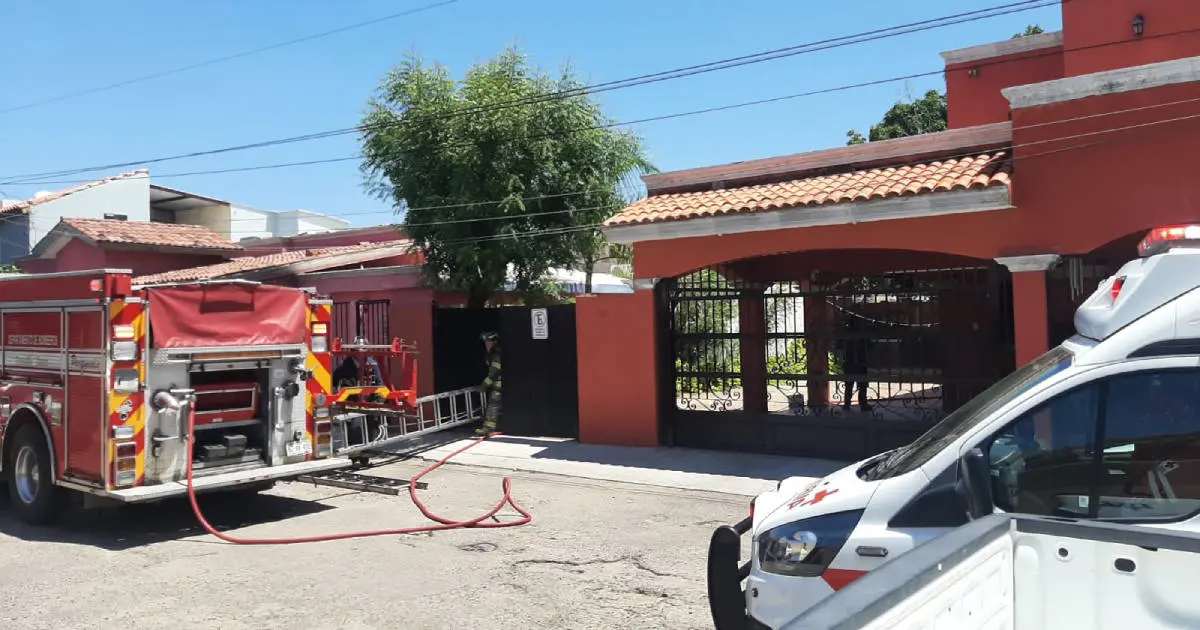 Desperfecto en linea de gas causa explosión en colonia Bugambilias