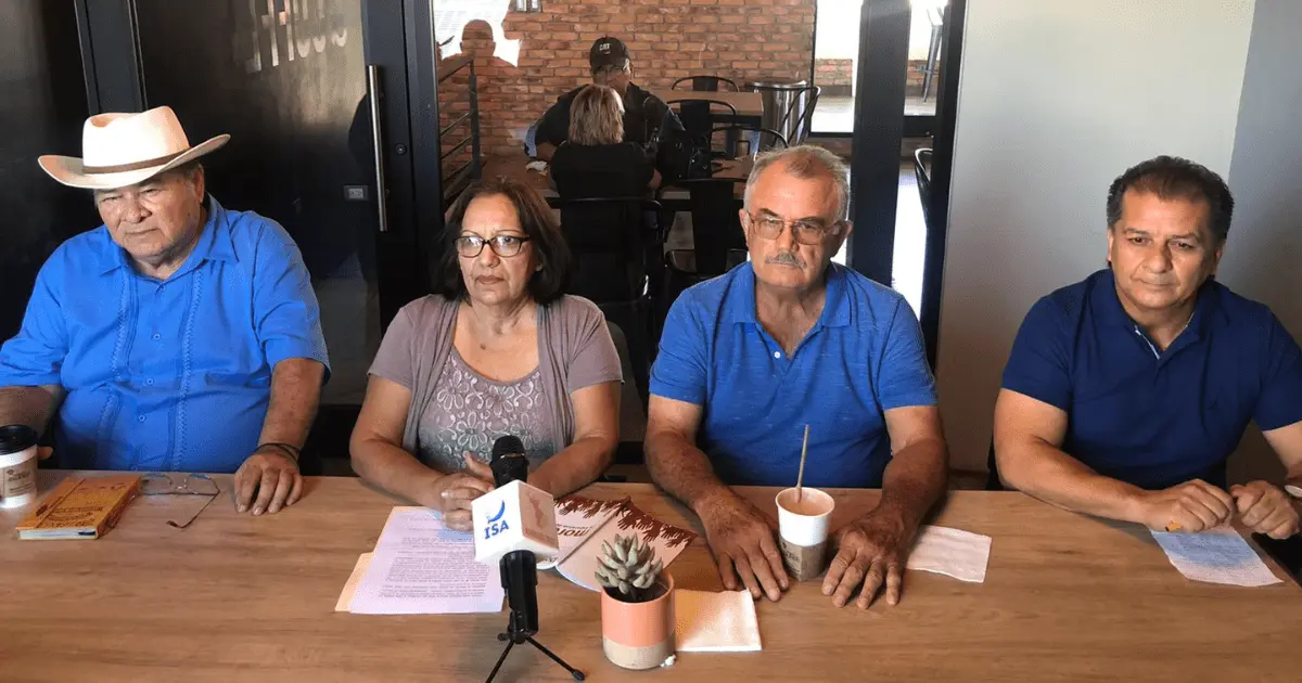 En más de 100 camiones, militantes de Morena denuncian acarreo en Cajeme