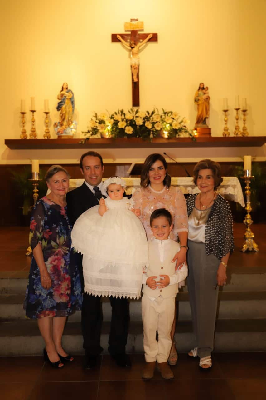 Bello bautizo para Isabella