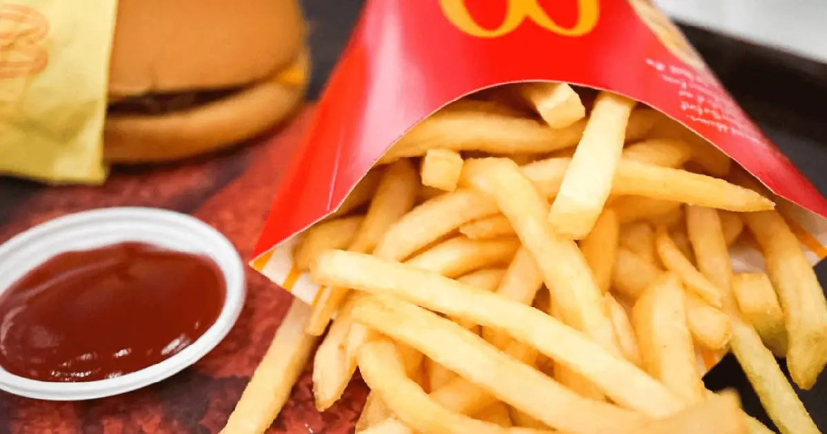 Empleado de Mcdonalds recibe disparo de cliente por unas papas frías