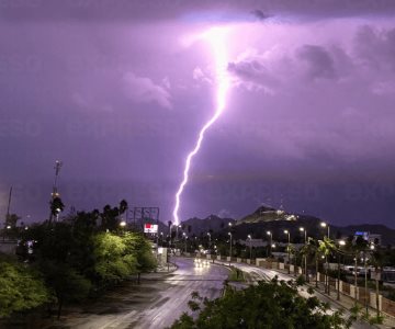 Tormenta eléctrica deja sin agua a gran parte de Hermosillo este miércoles