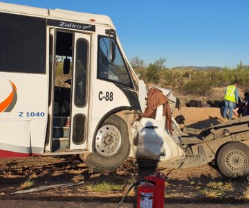 Un muerto y más de 20 heridos deja choque en la carretera Caborca-Sonoyta