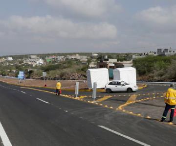 Hombres armados detienen tráiler en Querétaro - Chimequillas