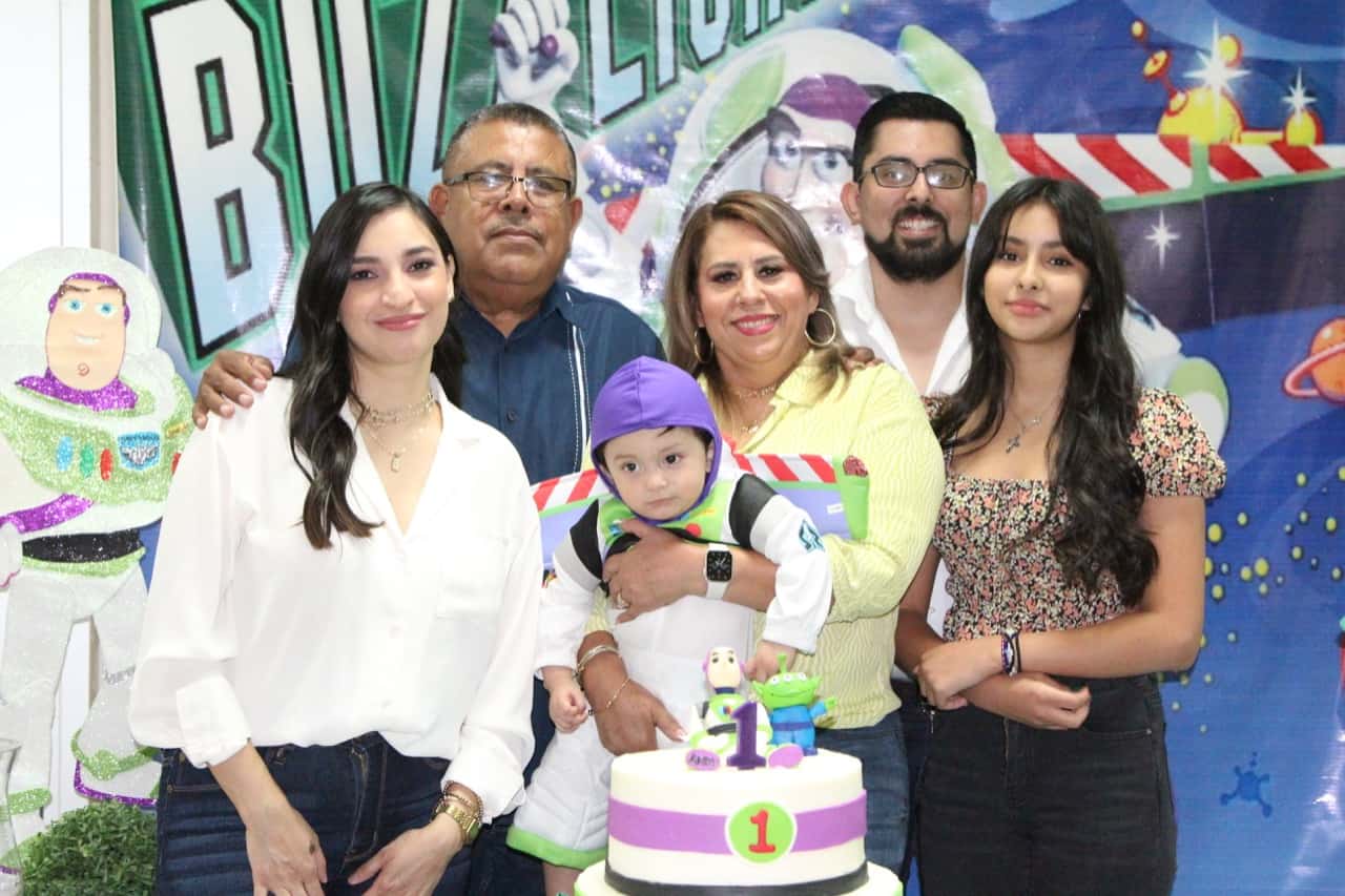 Festejan primer cumpleaños de Ricardo