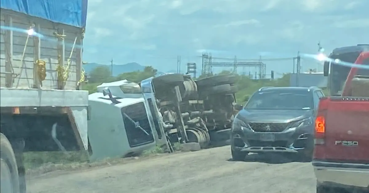 Solicitan reductores de velocidad en carretera Federal #15