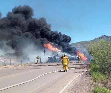 Pipa de combustible explota en Guaymas