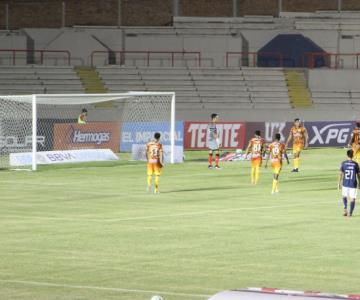 Cimarrones entre los líderes del torneo; derrota 2-1 a la U de G