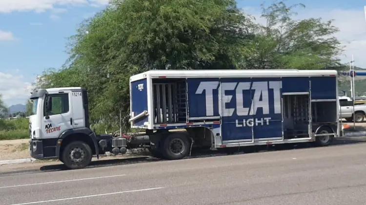 Se incendia camión de cerveza en la colonia Jacinto López