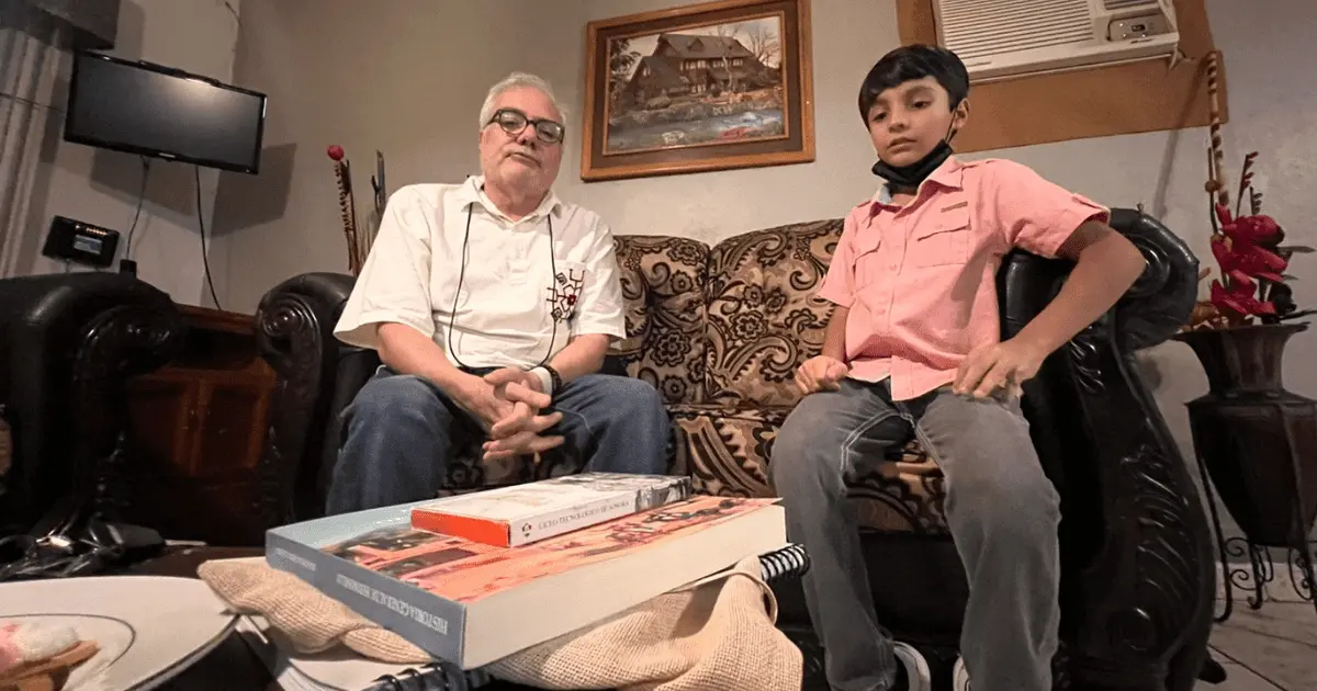 El cronista y el niño: comparten la pasión por la historia de Hermosillo
