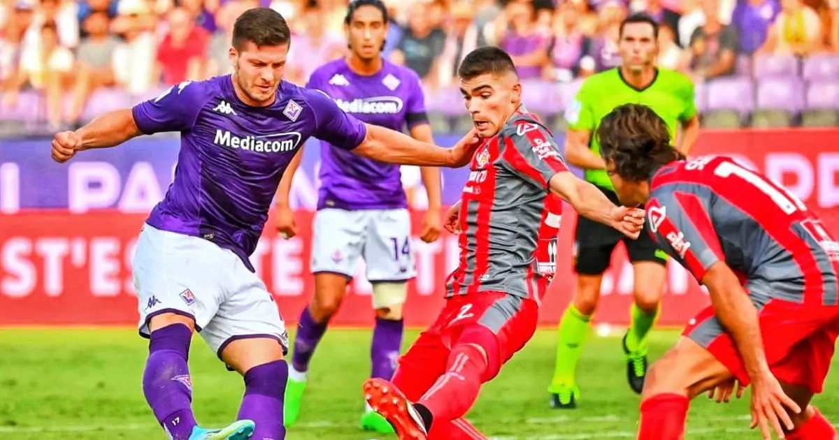 Johan Vásquez debuta con el Cremonese en su segundo año de Serie A
